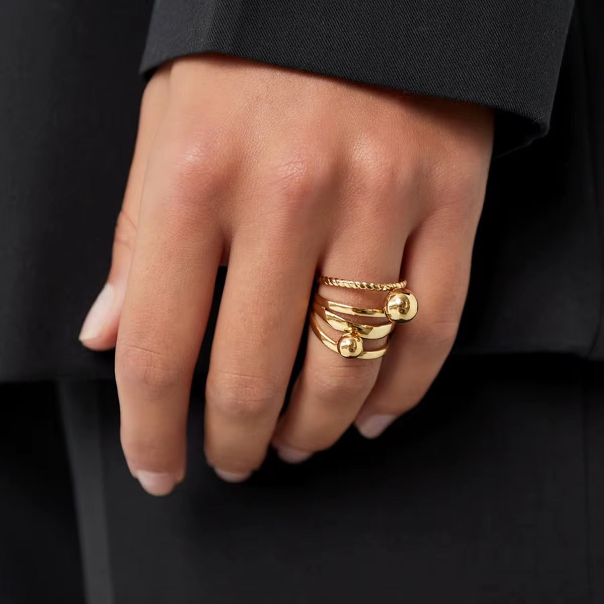 HOLLOW OPEN RING