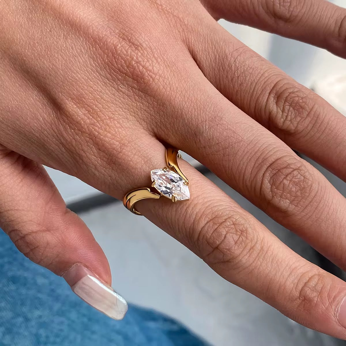 LOVE NAVETTE RING